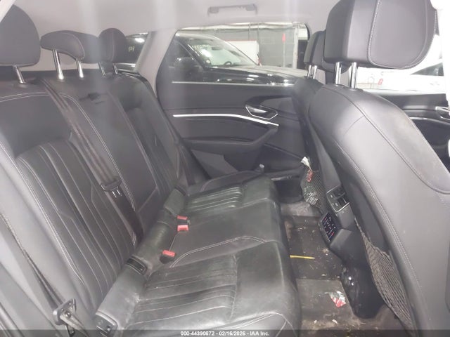 WA1LAAGE2MB037816 Audi E-tron Premium Plus Quattro