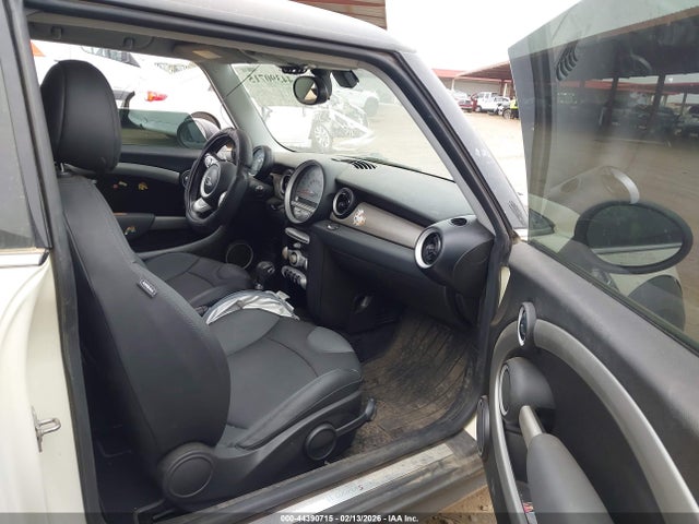 2010 MINI COOPER S WMWMF7C56ATW89409 Photo 4