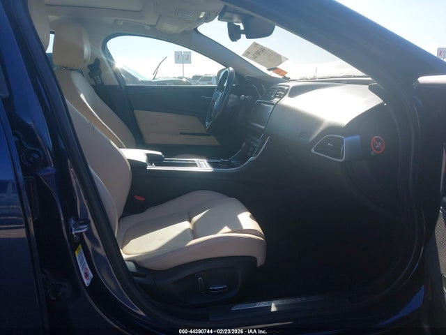 SAJAD4FXXKCP44308 Jaguar Xe 25t Premium