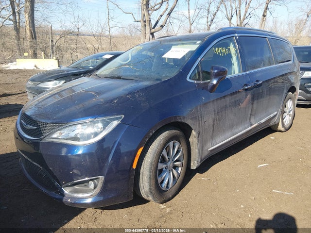 Продажа на аукционе авто 2019 Chrysler Pacifica Touring L, vin: 2C4RC1BG7KR523037, номер лота: 44390778
