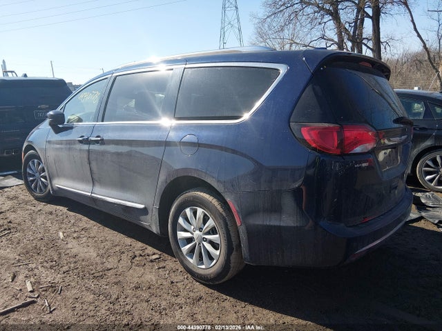 Продажа на аукционе авто 2019 Chrysler Pacifica Touring L, vin: 2C4RC1BG7KR523037, номер лота: 44390778