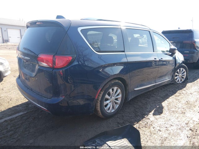 Продажа на аукционе авто 2019 Chrysler Pacifica Touring L, vin: 2C4RC1BG7KR523037, номер лота: 44390778