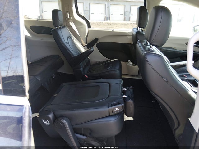 Продажа на аукционе авто 2019 Chrysler Pacifica Touring L, vin: 2C4RC1BG7KR523037, номер лота: 44390778