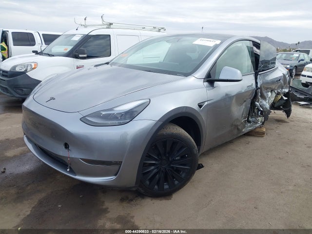 2024 TESLA MODEL Y 7SAYGDEDXRA333225 Photo 1