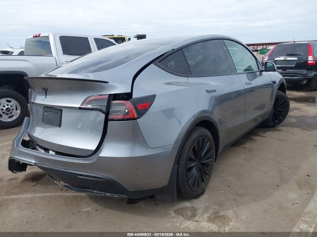 2024 TESLA MODEL Y 7SAYGDEDXRA333225 Photo 3