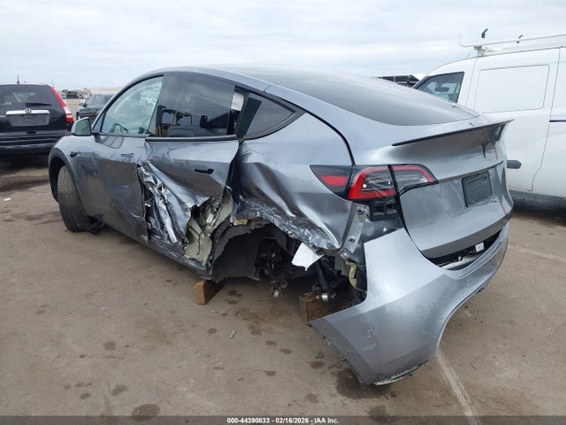 2024 TESLA MODEL Y 7SAYGDEDXRA333225 Photo 5