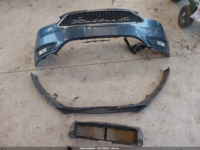 1FADP3M20JL231058 Ford FOCUS SEL