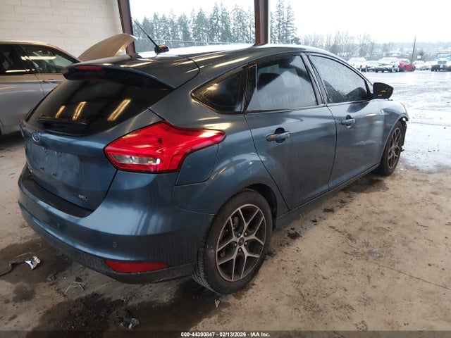 1FADP3M20JL231058 Ford FOCUS SEL
