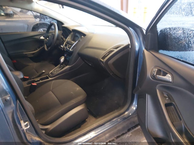 1FADP3M20JL231058 Ford FOCUS SEL