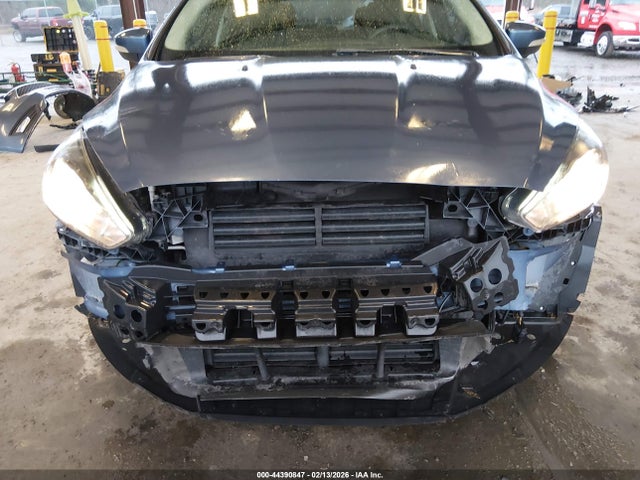 1FADP3M20JL231058 Ford FOCUS SEL