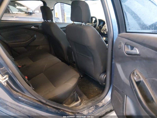 1FADP3M20JL231058 Ford FOCUS SEL