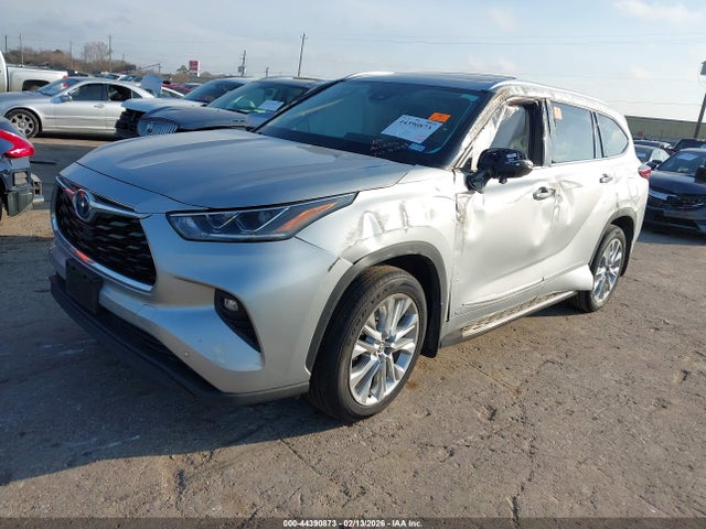 2022 TOYOTA HIGHLANDER 5TDXBRCHXNS558926 Photo 1