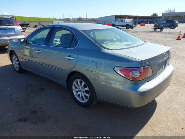 2002 LEXUS ES 300 JTHBF30G820067257 Photo 2