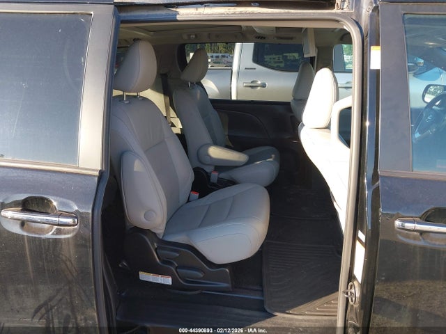 2017 TOYOTA SIENNA 5TDDZ3DC8HS147513 Photo 7