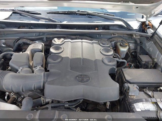 44390921 :رقم المزاد ، JTEEU5JRXM5240231 vin ، 2021 Toyota 4runner Sr5 مزاد بيع