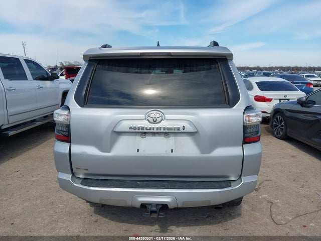 44390921 :رقم المزاد ، JTEEU5JRXM5240231 vin ، 2021 Toyota 4runner Sr5 مزاد بيع