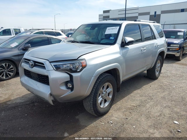 44390921 :رقم المزاد ، JTEEU5JRXM5240231 vin ، 2021 Toyota 4runner Sr5 مزاد بيع