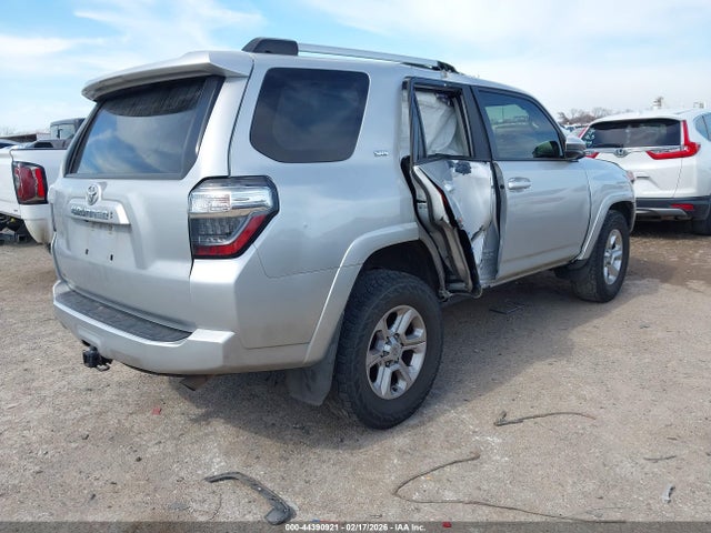 44390921 :رقم المزاد ، JTEEU5JRXM5240231 vin ، 2021 Toyota 4runner Sr5 مزاد بيع