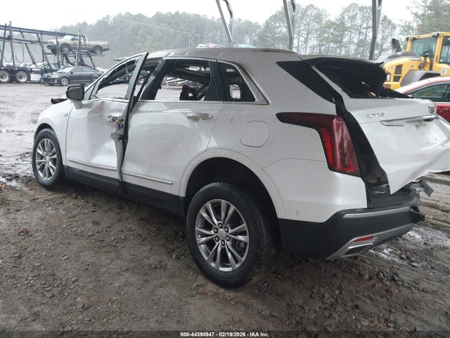 2022 CADILLAC XT5 1GYKNCRS1NZ148431 Photo 2