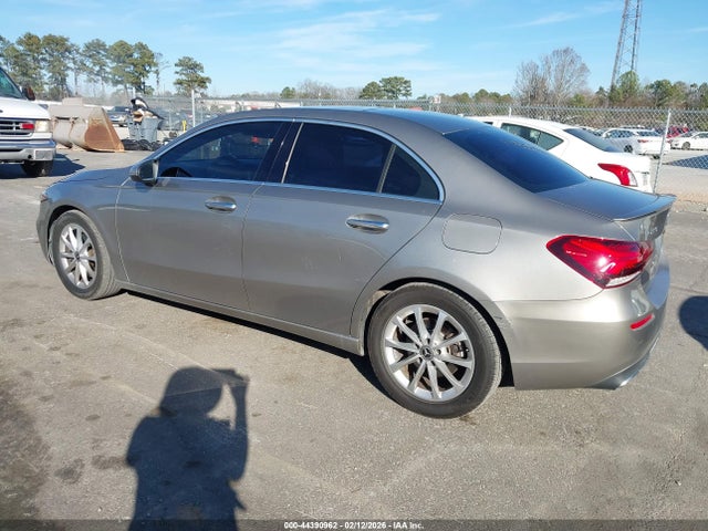 2020 MERCEDES-BENZ A 220 WDD3G4EBXLW038045 Photo 2
