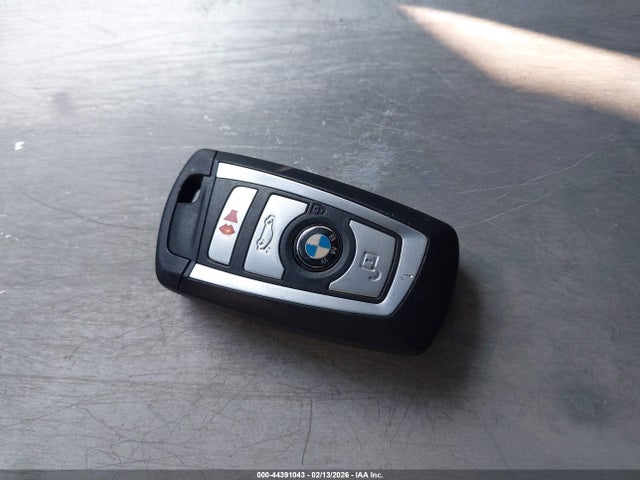 44391043 :رقم المزاد ، 5UXXW3C58G0R19968 vin ، 2016 Bmw X4 Xdrive28i مزاد بيع