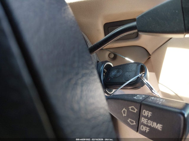 2001 BMW Z3 WBACN33451LM04388 Photo 10