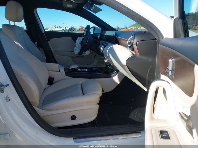 Mercedes-Benz A 220 2019 WDD3G4EB4KW033826 Image 5
