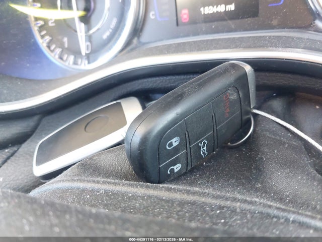 44391116 :رقم المزاد ، 1C3CCCAB3FN594363 vin ، 2015 Chrysler 200 Limited مزاد بيع