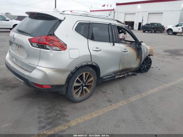JN8AT2MV7JW342903 Nissan Rogue Sl