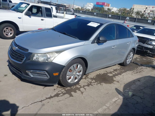 1G1PA5SG2F7277017 Chevrolet Cruze Ls Auto