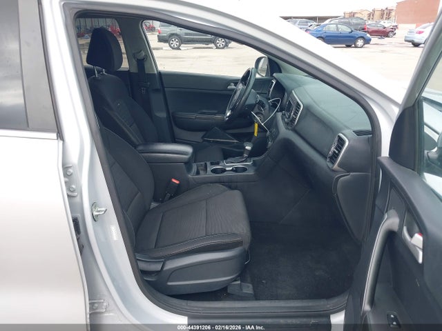 2018 KIA SPORTAGE KNDPM3AC4J7332139 Photo 4