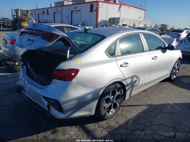 3KPF24AD0ME378491 KIA Forte Lxs