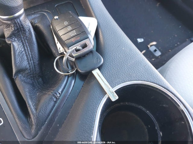 Продажа на аукционе авто 2015 Kia Optima Lx, vin: 5XXGM4A7XFG365573, номер лота: 44391248