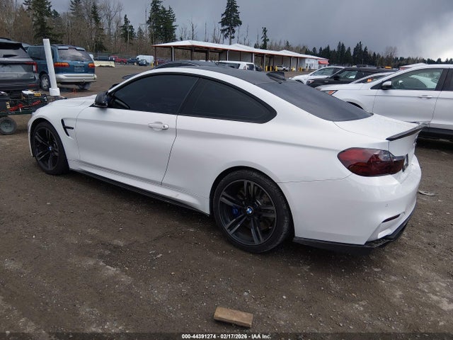 2016 BMW M4 WBS3R9C50GK337631 Photo 2