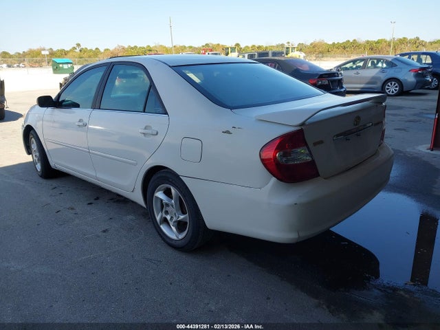 2004 TOYOTA CAMRY 4T1BE32K14U269032 Photo 2