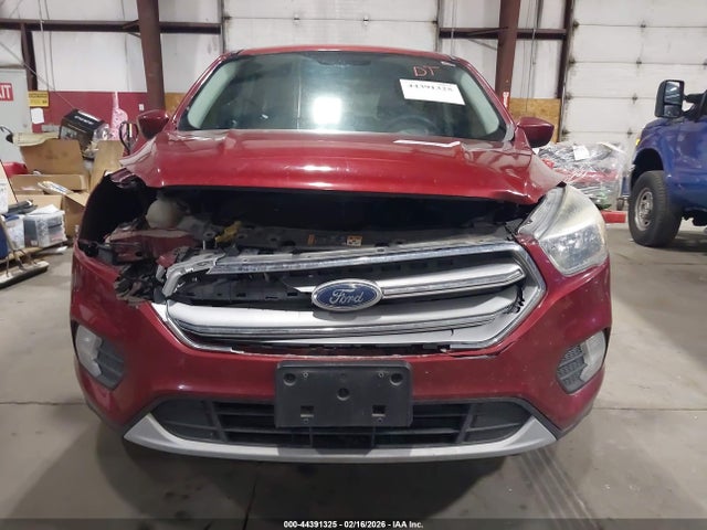 1FMCU9GD1HUE08490 Ford ESCAPE SE