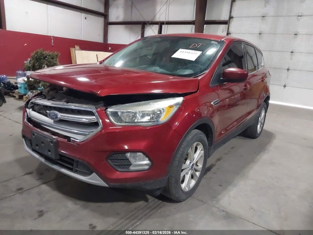 1FMCU9GD1HUE08490 Ford ESCAPE SE