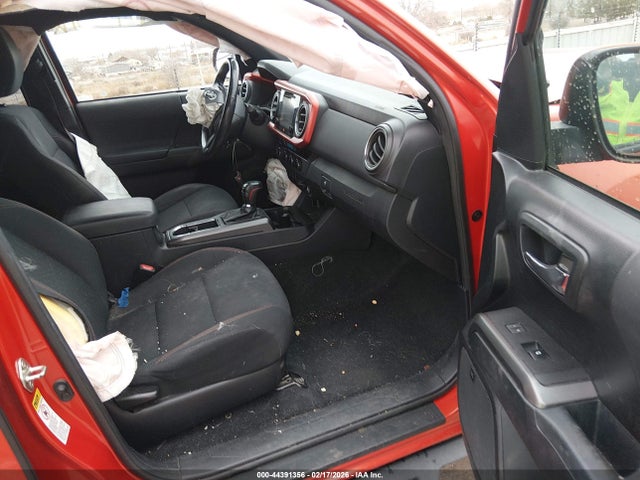 44391356 :رقم المزاد ، 3TMCZ5AN4HM096430 vin ، 2017 Toyota Tacoma Trd Off Road مزاد بيع