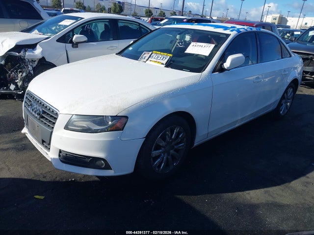 2010 AUDI A4 WAUEFAFL9AN011589 Photo 1