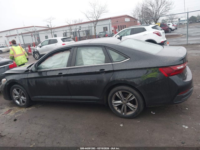 44391393 :رقم المزاد ، 3VW7M7BU2NM011921 vin ، 2022 Volkswagen Jetta 1.5t Se مزاد بيع