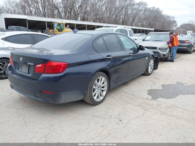 2012 BMW 528I WBAXG5C51CDY29586 Photo 3