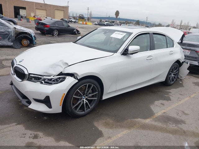 WBA5R1C57KAK09836 BMW 330I