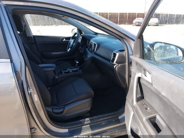 KNDPMCAC1H7198880 KIA Sportage Lx