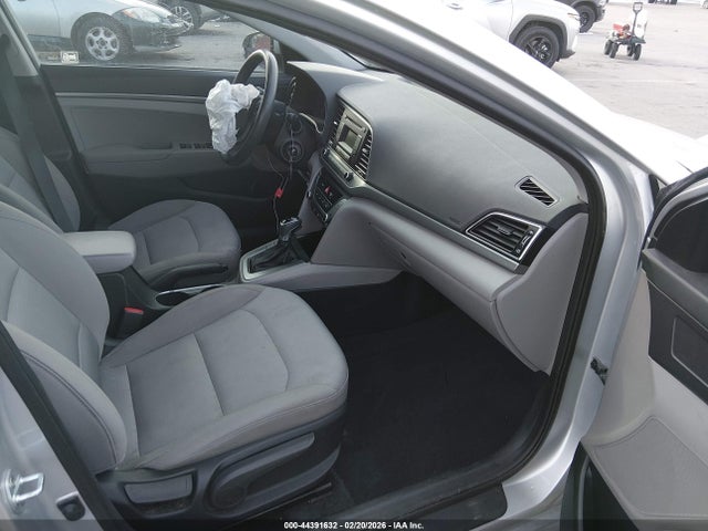 Hyundai ELANTRA SE 2017 5NPD74LF3HH131099 Image 5