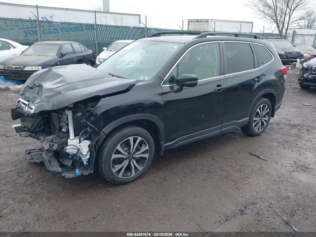 Subaru Forester Limited 2021 JF2SKAUC6MH431089 Image 2