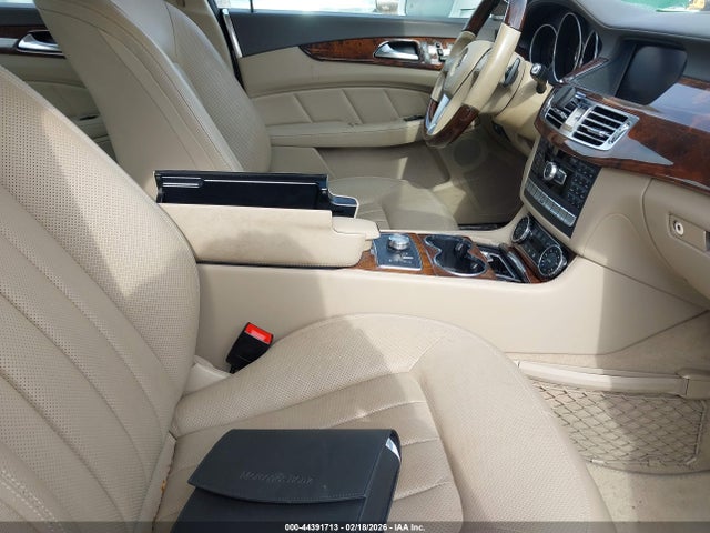 2013 Mercedes-benz Cls 550 4matic მანქანა იყიდება აუქციონზე, vin: WDDLJ9BB7DA063857, აუქციონის ნომერი: 44391713