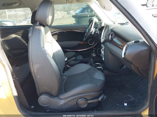 2009 MINI COOPER S WMWMF73529TW87362 Photo 4
