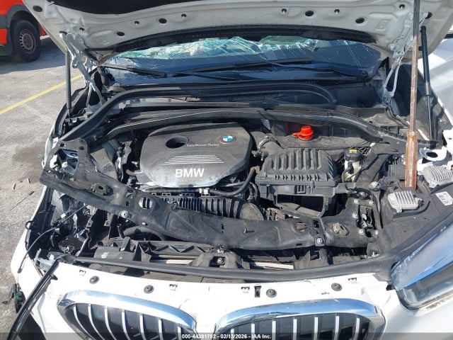 2016 BMW X1 WBXHT3C34GP883672 Photo 9