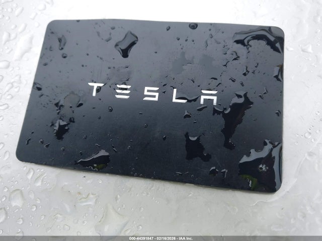 2022 Tesla Model Y Performance Dual Motor All-wheel Drive მანქანა იყიდება აუქციონზე, vin: 7SAYGDEF7NF374104, აუქციონის ნომერი: 44391847