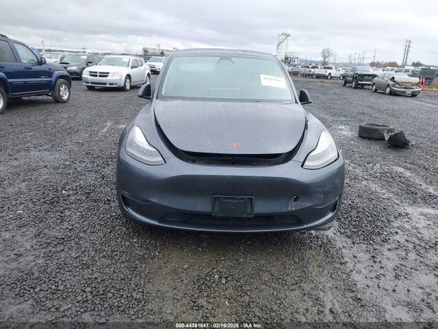 2022 Tesla Model Y Performance Dual Motor All-wheel Drive მანქანა იყიდება აუქციონზე, vin: 7SAYGDEF7NF374104, აუქციონის ნომერი: 44391847